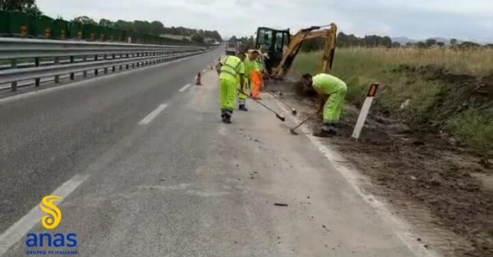 Ottana: completati gli interventi di pulizia di una corsia della statale 131 Dcn