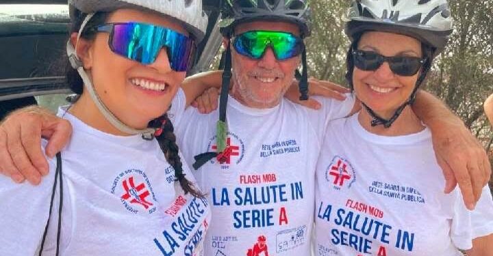 “La SALUTE IN SERIE A”: è stato un successo il flash mob in bici dei camici bianchi in Sardegna