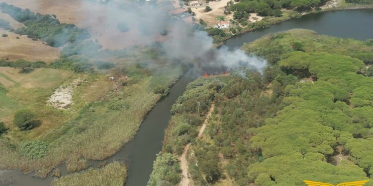 Un’altra giornata di fuoco in Sardegna, per il caldo e gli incendi