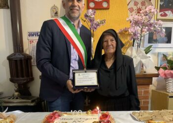 Jerzu in festa per i cent’anni di zia Maria Loi