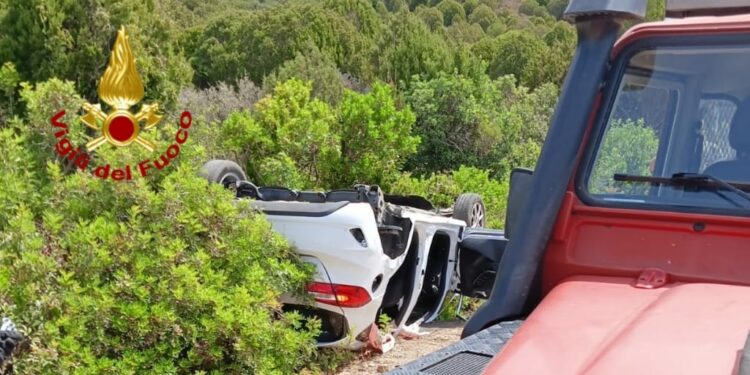 I vigili del fuoco del Comando di Cagliari sono intervenuti per un Incidente stradale che ha visto coinvolte due auto all’altezza del km 7 della SP 71