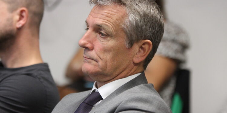 Tragedia del mare sulla costa occidentale sarda, a Is Arenas, tra Cuglieri e Narbolia: il docente universitario Carlo Lugliè, 60 anni, è morto dopo aver soccorso un ragazzo in difficoltà tra le onde