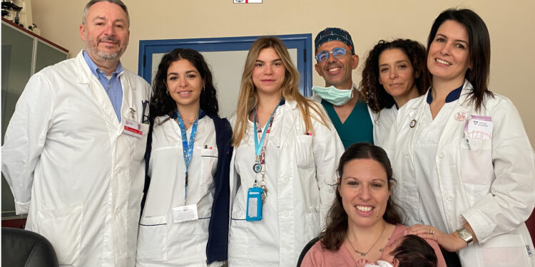 Placenta percreta, delicato intervento al Policlinico Casula: mamma e bimba in salvo