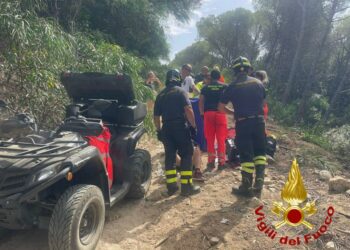 Santa Teresa Gallura: quod esce fuori strada, intervengono i vigili del fuoco