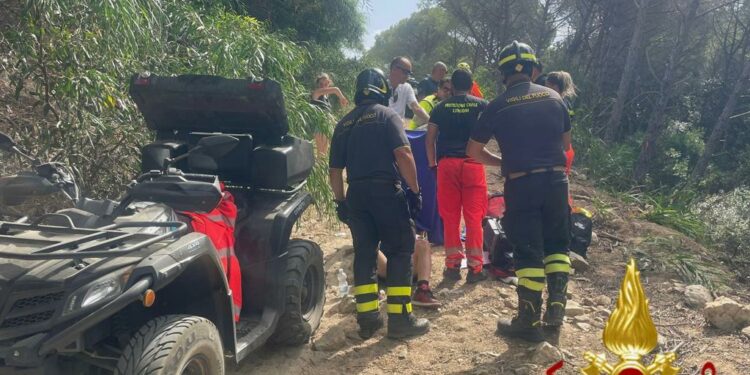 Santa Teresa Gallura: quod esce fuori strada, intervengono i vigili del fuoco