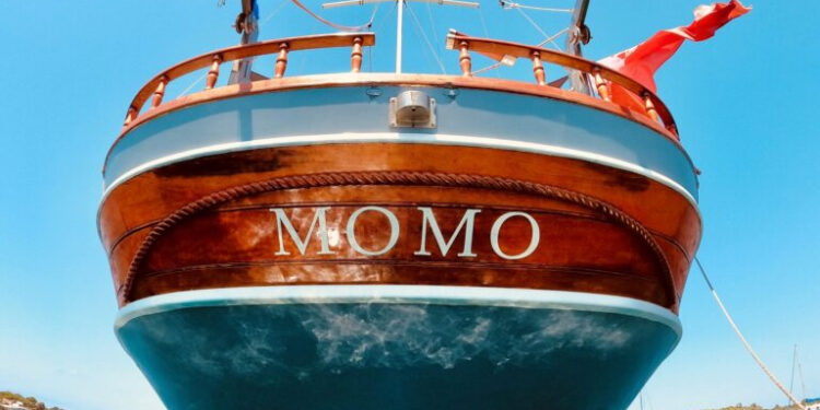 Gite, aperitivi e degustazioni giornaliere a bordo del veliero “Momo” originale caicco turco in navigazione nelle baie più belle della Costa degli Angeli
