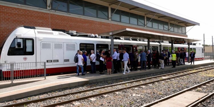 Sette nuovi treni pronti a entrare in servizio sulla linea Monserrato-Isili