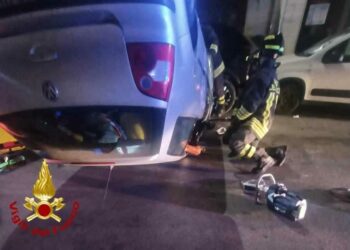 Sassari: incidente stradale in via Attilio Deffenu, intervengono i vigili del fuoco