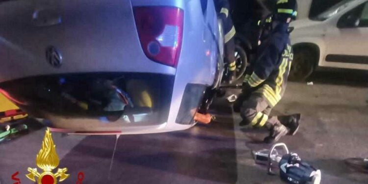 Sassari: incidente stradale in via Attilio Deffenu, intervengono i vigili del fuoco