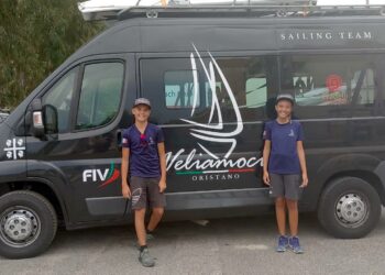 Andrea Carboni ed Eleonora Cuccu dell’Asd Veliamoci di Torregrande ai Campionati Italiani giovanili in singolo in programma da oggi a giovedì 31 agosto