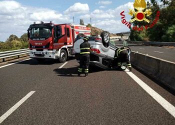 Budoni e San Teodoro: incidente stradale sulla 131 Dcn, intervengono i vigili del fuoco