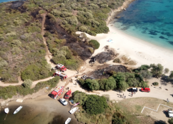 Dramma nella spiaggia di Bados, nei pressi di Golfo Aranci, a seguito dell’incendio in un camper che ha coinvolto un secondo mezzo nel quale è morto un bambino di 10 anni