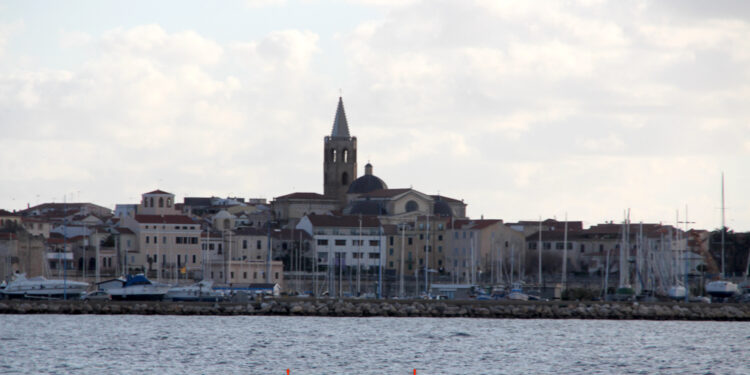 Il presidente della Regione ha espresso ferma condanna verso gli autori degli incendi e annunciato una stretta sulle indagini