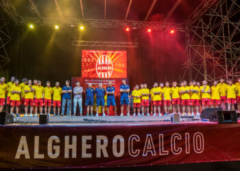 Venerdì 25 agosto, all’Anfiteatro “Ivan Graziani” di Maria Pia, l’Alghero ha presentato tutte le formazioni e la nuova maglia