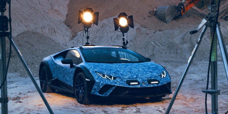 L’Hotel Cala di Volpe ospita Automobili Lamborghini che svela Huracán Sterrato “Opera unica”