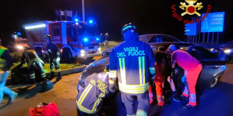 Incidenti stradali al bivio di Agrustos e sulla statale 125, intervengono i vigili del fuoco