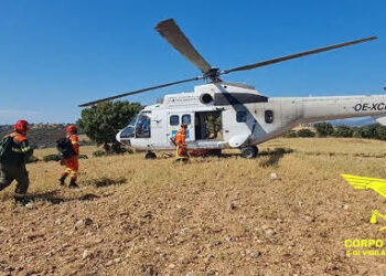 Il Corpo forestale sta intervenendo su 2 incendi distinti con il supporto dei suoi elicotteri