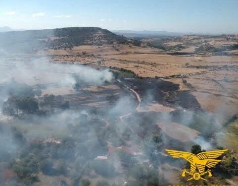 Un’altra giornata di incendi in Sardegna, ben 18, per 2 sono intervenuti anche i mezzi aerei