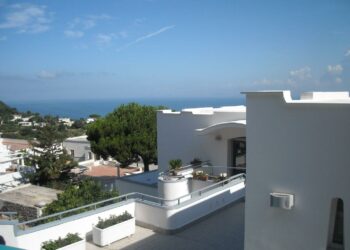 Dipendente dell’ufficio postale di Monserrato in vacanza con il progetto “Camera con vista”