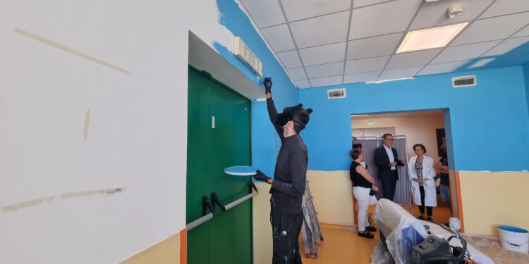 Manu Invisibile colora la “Pediatria” dell’ospedale di Oristano