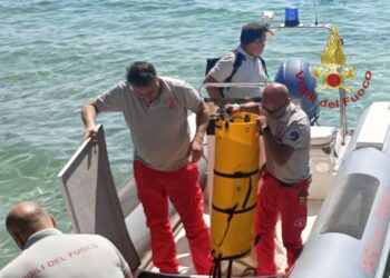 Soccorsa una donna caduta tra gli scogli a Calamosca