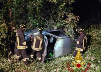 Osilo: un’auto è finita fuori strada, una donna è incastrata incastrata nell’abitacolo