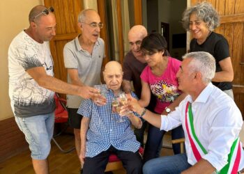 Alghero in festa per i 101 anni di zio Francesco Piras