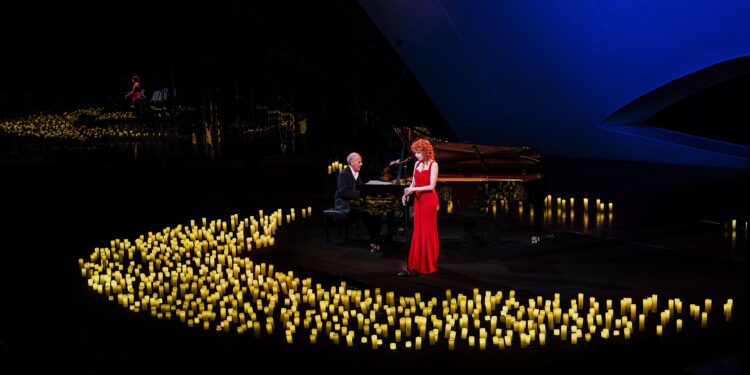 Fiorella Mannoia e Danilo Rea in concerto a lume di candela al festival Rocce Rosse Blues sabato 9 settembre, a Lanusei