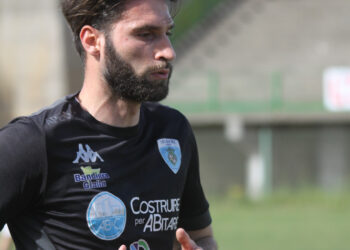 Dopo la vittoria contro la Costa Orientale Sarda, il Sassari Calcio Latte Dolce è stato sconfitto per 2-0 dalla Cavese