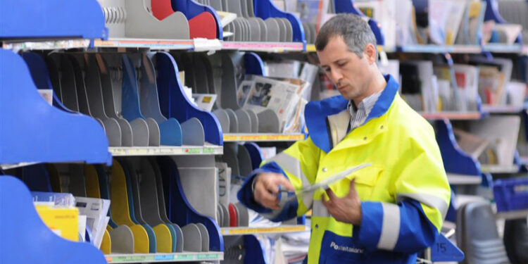 Poste italiane ha riaperto la selezione di portalettere a Cagliari e nel Sud Sardegna