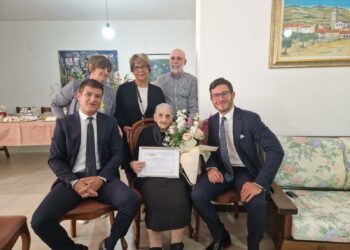 Silanus: Poste Italiane festeggia i 104 anni di zia Pietrina Niola