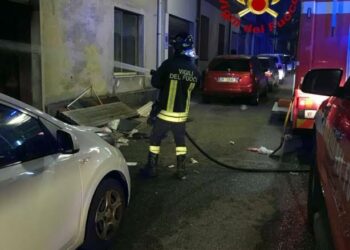 Macomer: a fuoco un’abitazione, la proprietaria finisce in ospedale