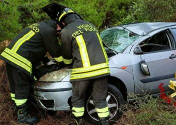 Ghilarza: auto fuori strada in via Tirso, una persona finisce al Pronto soccorso