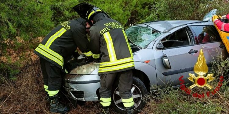 Ghilarza: auto fuori strada in via Tirso, una persona finisce al Pronto soccorso