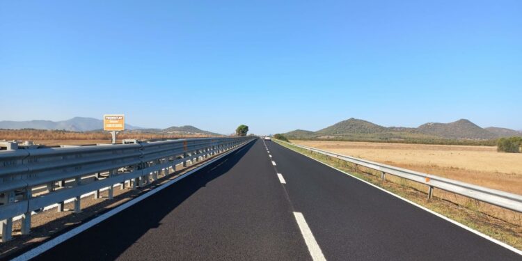 Si avviano alla conclusione i lavori di nuova pavimentazione sulla SS 130 “Iglesiente” tra Cagliari e Iglesias, con un investimento di 3,8 milioni di euro