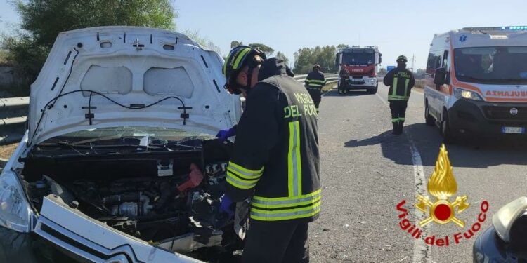 Incidente stradale sulla SP 12, in direzione di Zeddiani, tre persone ferite