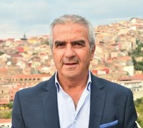 L’assessore Vittorio Cossu premiato con la “Stella al Merito del Lavoro”. L’onorificenza gli sarà consegnata a dicembre dal Prefetto di Cagliari