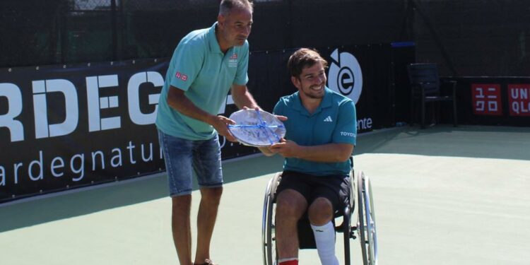 Martin De La Puente, Aniek Van Koot e Niels Vink hanno vinto il 23° Sardinia Open di tennis