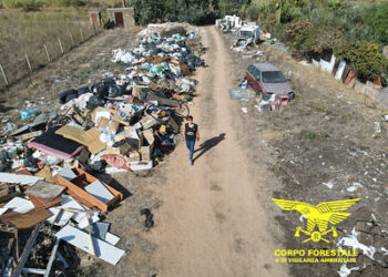 Nelle campagne di Capoterra il Corpo forestale ha sequestrato una discarica abusiva di 5.000 mq di rifiuti anche pericolosi