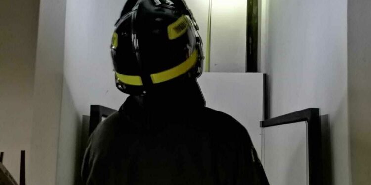 Cardedu: 74enne precipita all’interno della fossa di un impianto monta carichi, lo salvano i vigili del fuoco