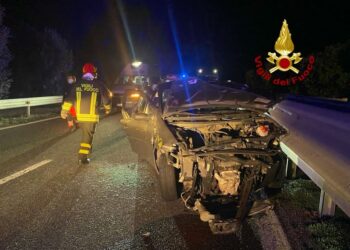Incidente stradale al chilometro 87 della 131 Dcn, intervengono i vigili del fuoco