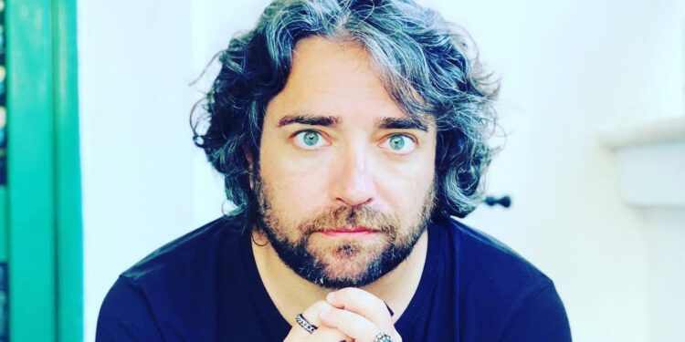 Mercoledì 15 novembre, al Teatro Massimo di Cagliari, Giulio Cavalli presenta “I Mangiafemmine” (Fandango 2023)