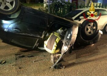 Nuoro: incidente stradale in via Tridentina, sul posto i vigili del fuoco