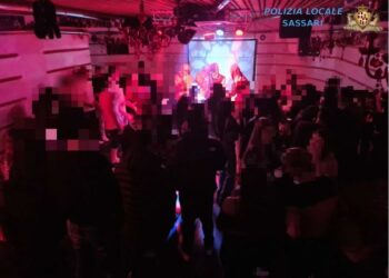 Discoteca abusiva a Sassari, la Polizia locale blocca l’attività