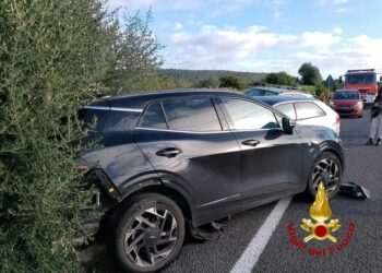 Incidente stradale al chilometro 109 della statale 131, due persone in ospedale