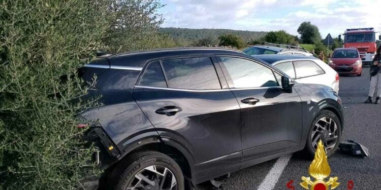 Incidente stradale al chilometro 109 della statale 131, due persone in ospedale