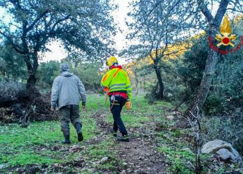 Villanova Monteleone: 74enne perde l’orientamento, soccorso dai vigili del fuoco
