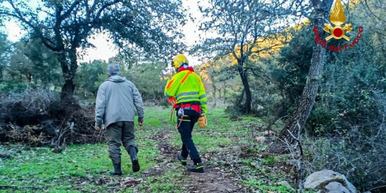 Villanova Monteleone: 74enne perde l’orientamento, soccorso dai vigili del fuoco