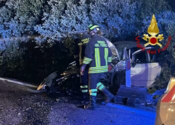 Olbia: scontro frontale fra due auto, i conducenti finiscono in ospedale