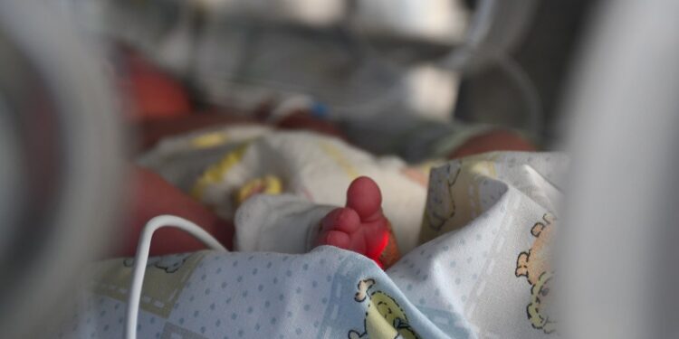 Giornata della prematurità: la lettura ad alta voce ai neonati